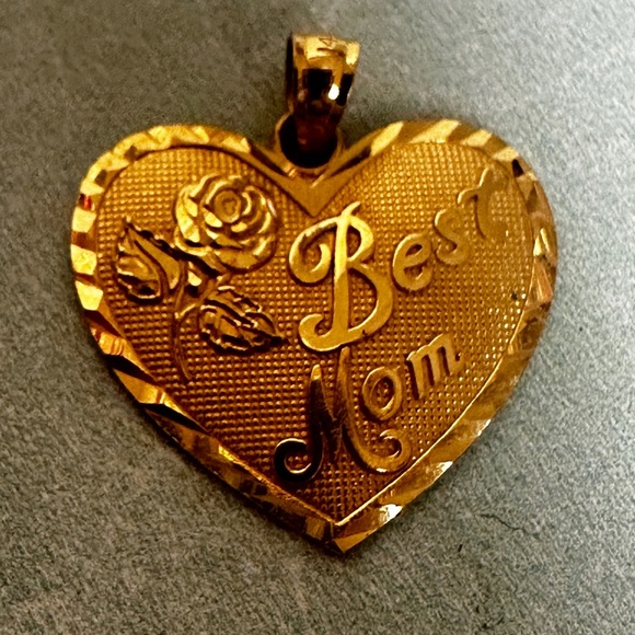 14K Gold Heart 'Best Mom' Pendant with Rose Charm